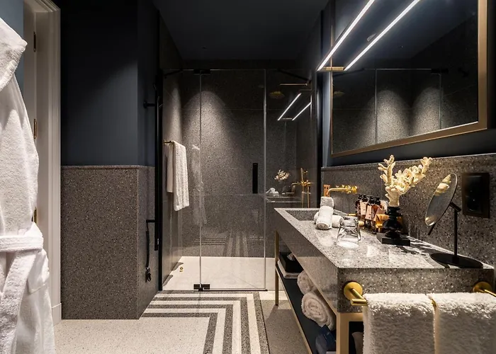 Botaniq Castle Of - Small Luxury Of The World 5* Tura