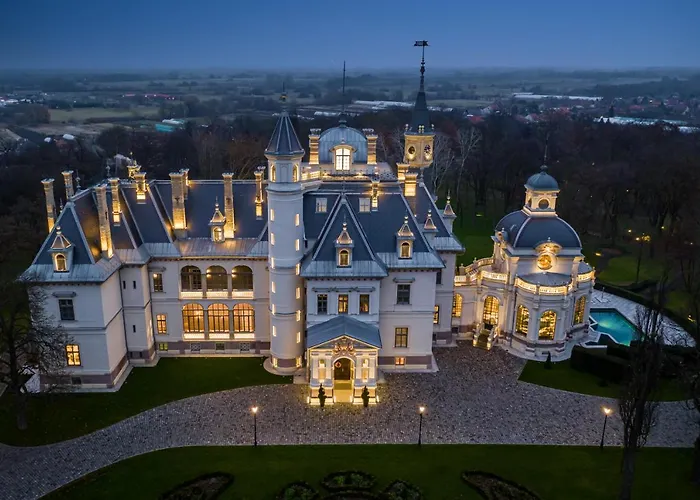 Botaniq Castle Of - Small Luxury Of The World 5* Tura