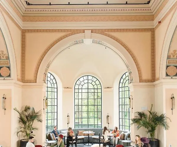 Hotel Botaniq Castle Of - Small Luxury Of The World Tura