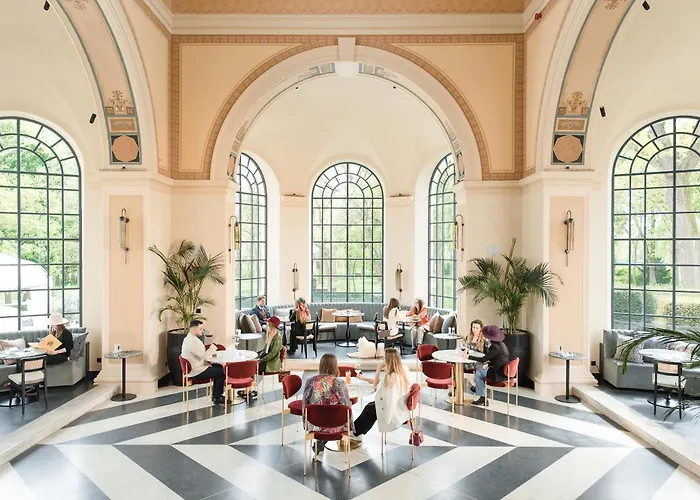 Botaniq Castle Of - Small Luxury Of The World 5*